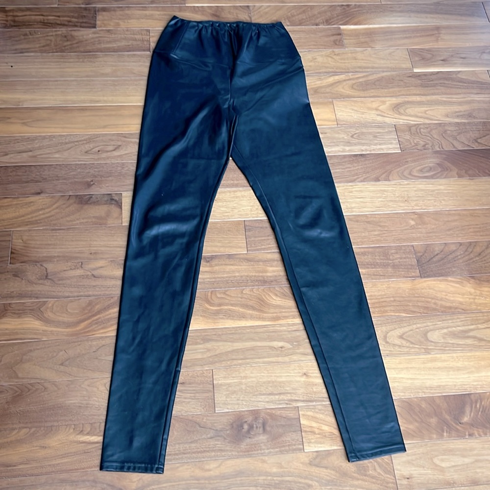 Wilfred free Black Faux leather leggings Medium